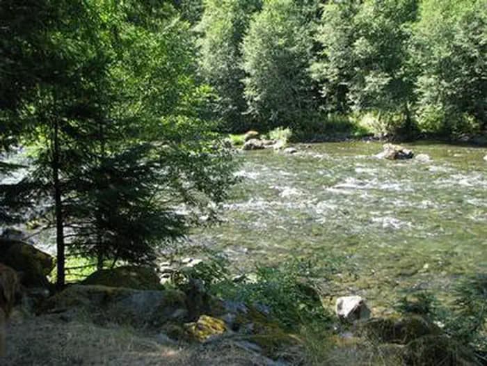 Riverside campground